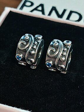 Authentic Pandora Set of 2 Retired Tendril Blue CZ Clips 790380CZB Spacers